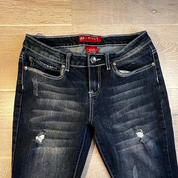 RED RIVET Boot Cut Denim Jeans Distressed w/ Bling Pockets Dark Blue Size 11 - Picture 9 of 10
